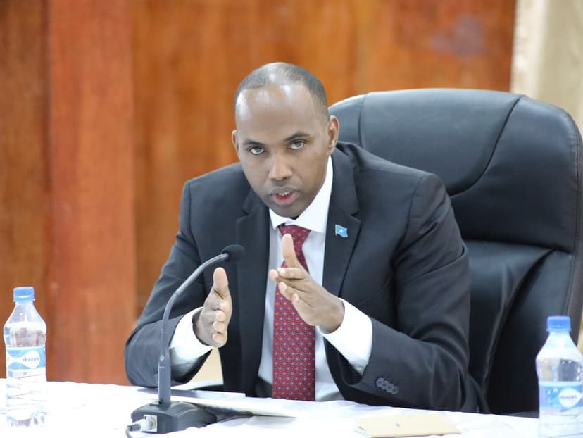 Ra’iisul Wasaare Khayre Oo Shir-guddoomiyay Kulanka Dardar-gelinta Qorshaha Daabacaadda Shilin Soomaaliga Cusub