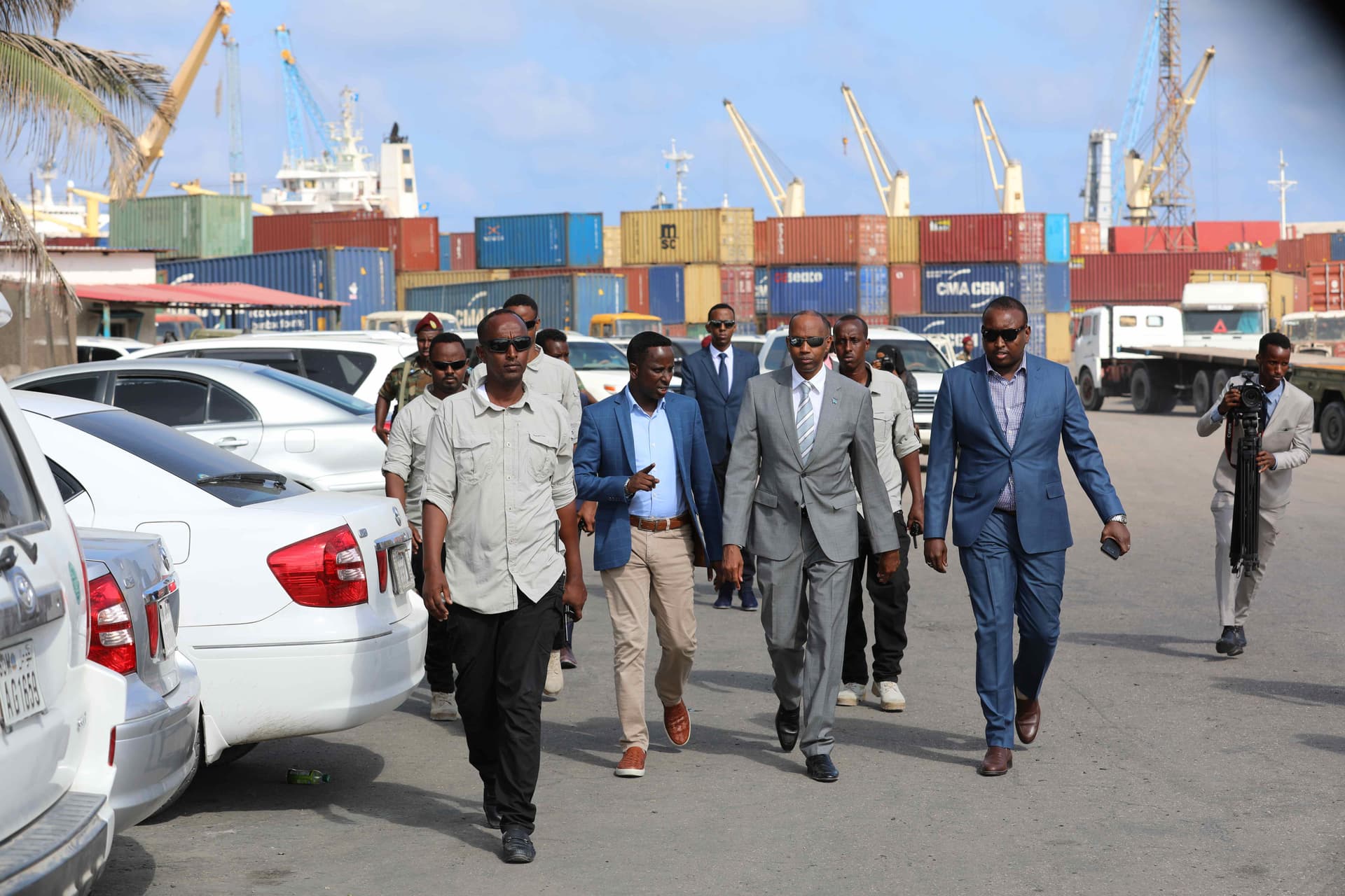 Ra’iisul Wasaare Khayre Oo kormeeray Wasaaradda Maaliyadda Iyo Dekadda Muqdisho