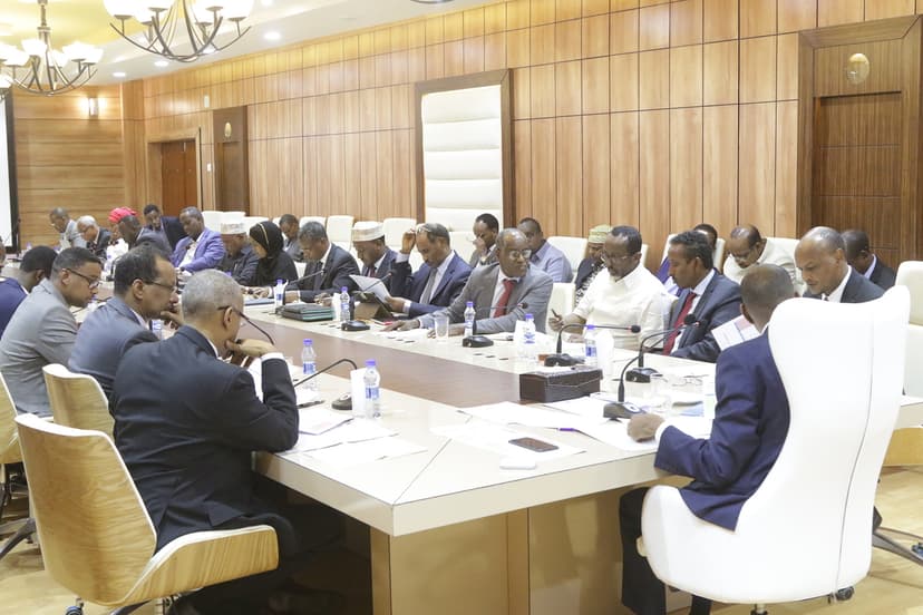 Shirka Golaha Wasiirrada Oo Looga Hadlay Dhibaatada Ciidanka Kenya Ay U Gaysteen Xarumaha Shirkadda Hormuud