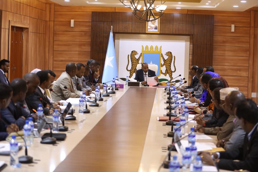 Ra’iisul Wasaare Khayre Oo Guddoomiyay Shirarka Tubaha Dhaqaalaha Iyo Amniga
