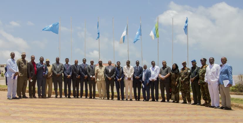Ra’iisul Wasaaare Khayre Oo Guddoomiyay Shir Ay Yeesheen Wasiirrada Socdaalka Ku Wehliya Iyo Iyo Wasiirrada Jubaland