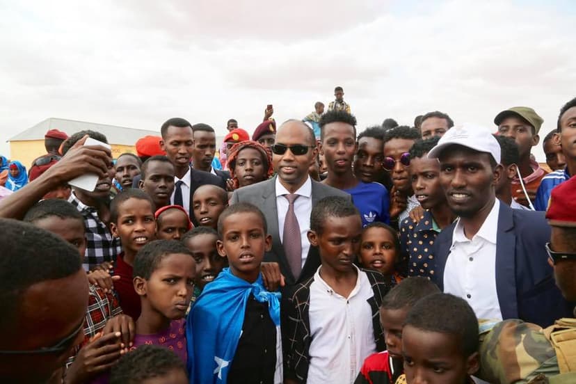 Ra’iisul Wasaare Khayre Oo Si Heer Sare Ah Loogu Soo Dhaweeyay deegaanka Huurshe iyo Magaalada Xeraale