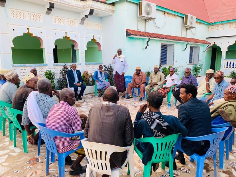 Ra’iisul Wasaare Khayre Oo Kulamo La Qaatay Odayaasha Ka Shaqeeya Xoojinta Nabadda Iyo Xasiloonida Gaalkacyo