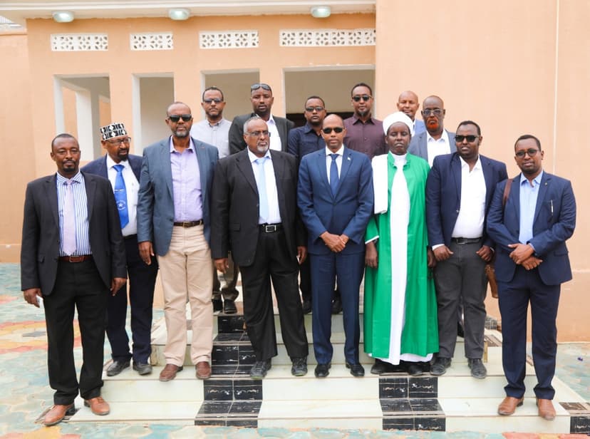Ra’iisul Wasaare Khayre Oo Dhuusamareeb Kula Kulmay Madaxweynaha Hirshabeelle Iyo Madaxa Fulinta Galmudug