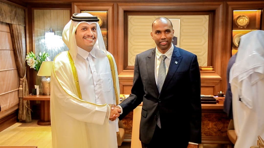 Ra’iisul Wasaare Khayre Oo Xafiiskiisa Ku Qaabilay Wasiirka Arrimaha Dibadda Qatar Iyo Wafdi Uu Hoggaaminayo