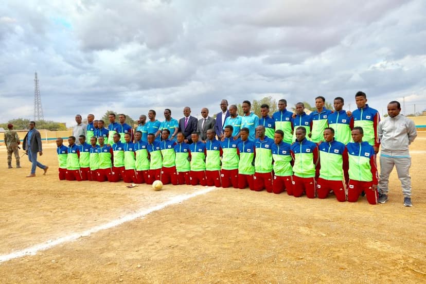 Ra’iisul Wasaare Khayre Oo Koonfur Galbeed Ku Wareejiyay 150,000 Doolar Oo Lagu Horumarinayo Garoonka Ciyaaraha Dr. Ayuub