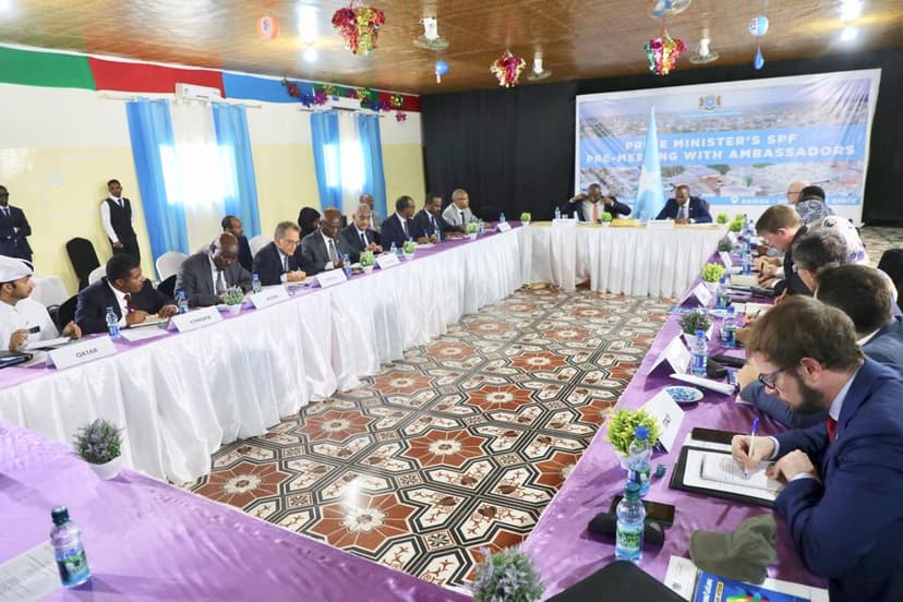Ra’iisul Wasaare Khayre Oo Baydhabo Kula Kulmay Safiirrada Iyo Wakiillada Hey’ada Caalamaliga Ee afdhigoodu Yahay Muqdisho