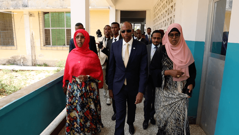 Ra’iisul Wasaare Khayre Oo Kormeeray Isbitaalka Hooyada Iyo Dhallaanka Banaadir