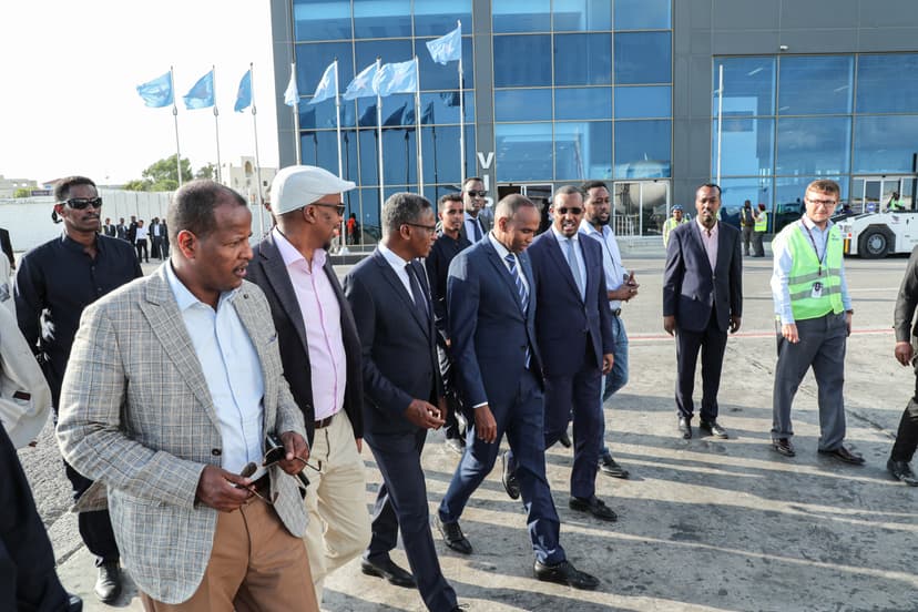 Ra’iisul Wasaare Khayre Oo Faransiiska Uga Qayb Gelaya Kulan Sanadeedka Madasha Nabadda Paris