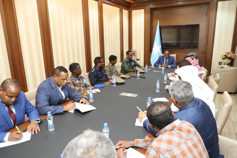 Ra’iisul Wasaare Khayre, Safiirrada Turkiga iyo Qatar, maamulaha Shirkadda Enez iyo Taliyaasha Ciidanka Oo Kulan Ka Yeeshay Dardar Gelinta Mashuurca Dhismaha Wadada Muqdisho Iyo Afgooye