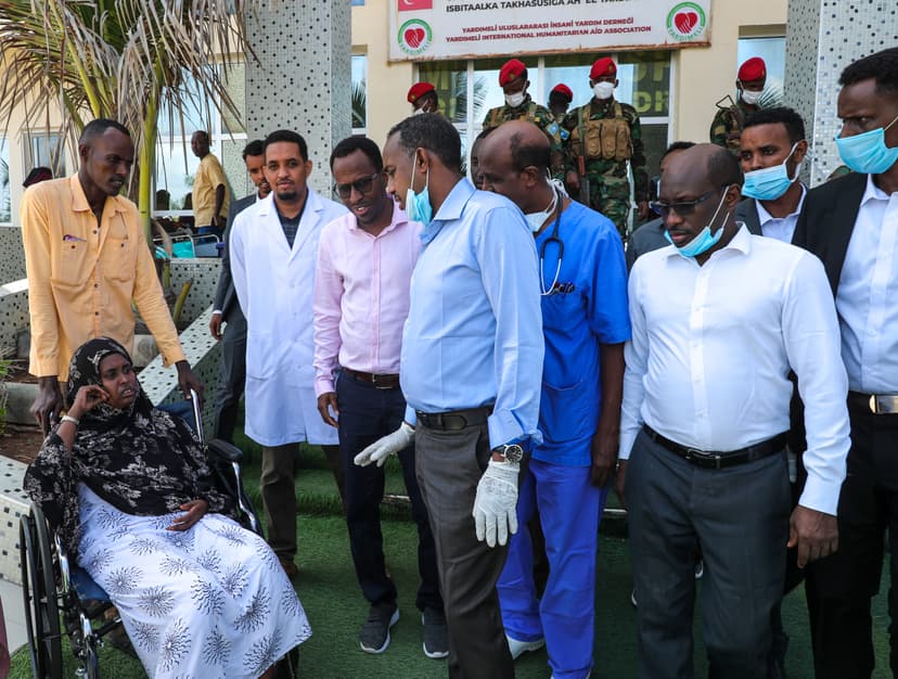 Ra’iisul Wasaare Rooble oo kormeeray qaar kamid ah Isbitaallada Muqdisho