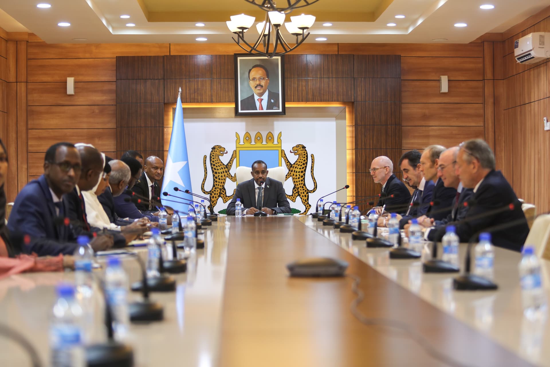 Ra’iisul Wasaaraha oo  Beesha Caalamka kala hadlay habsami-u-socodka hannaanka doorashooyinka