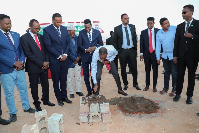 Ra’iisul Wasaare Rooble oo Dhagax Dhigay Garoonka Diyaaradaha ee Dhuusamareeb