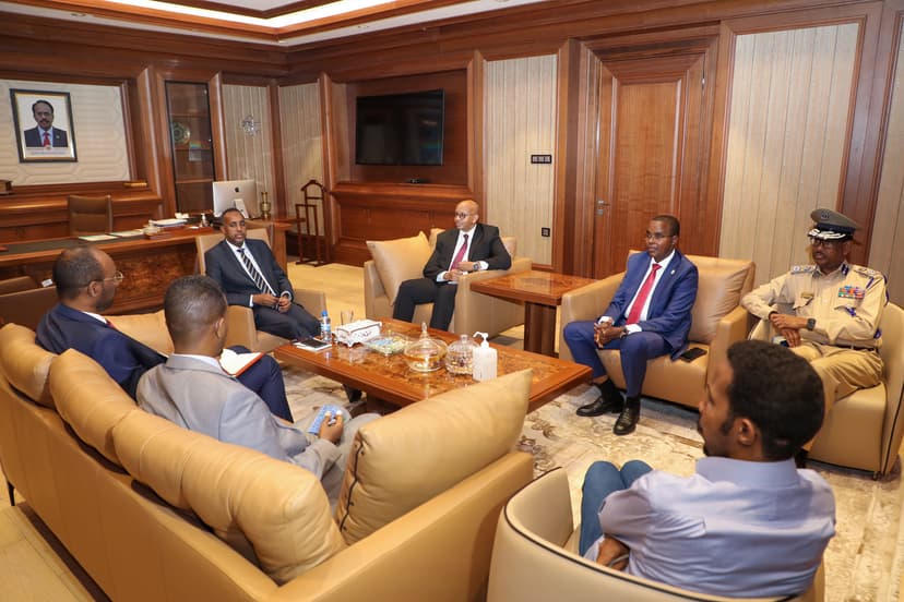 Ra’iisul Wasaare Rooble oo kulan la qaatay Hay’adaha amniga iyo Maamulka G. Banaadir
