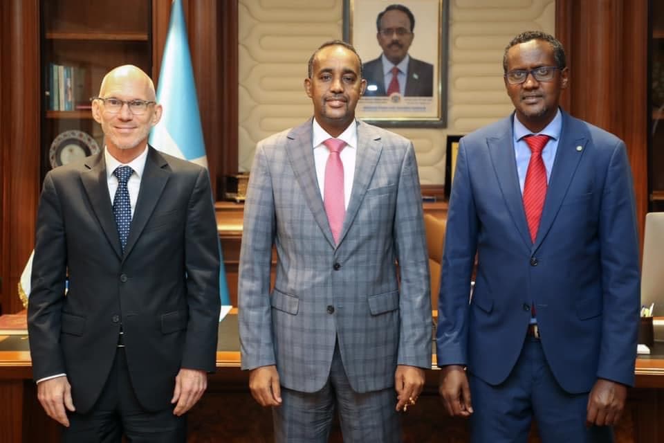 Ra’iisul Wasaare Rooble iyo James Swan oo ka wada hadlay dardargelinta doorashooyinka dalka