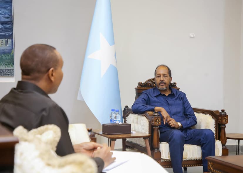 Ra’iisul Wasaare Xamse oo warbixin ka siiyey Madaxweynaha JFS kulamo wadatashi oo maalmahan la lahaa qeybaha bulshada