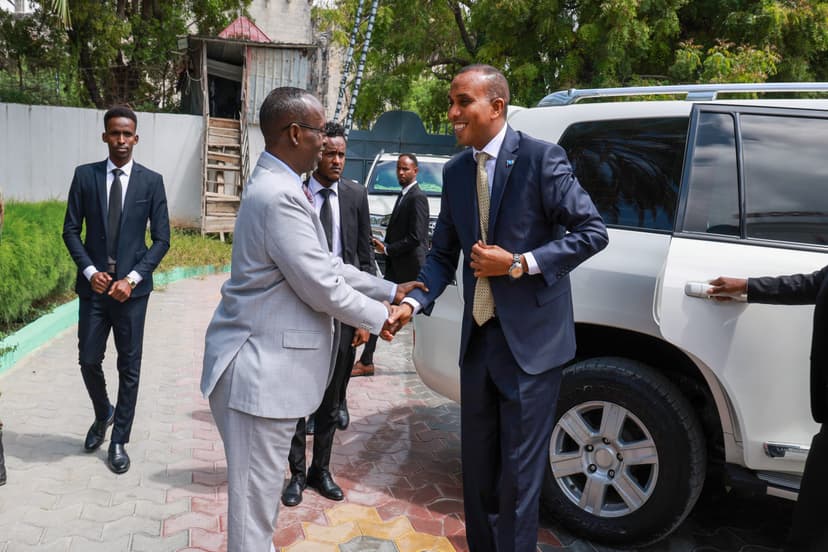 Ra’iisul Wasaaraha XFS, Mudane Hamza Abdi Barre ayaa maanta kormeer shaqo ku tagay xarunta Dowladda Hoose ee Xamar