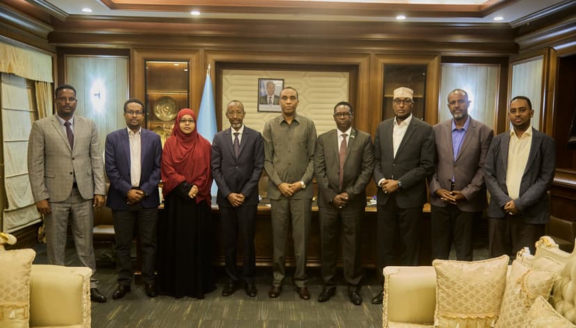 Ra’iisul Wasaare Xamse ayaa ku amaanay Wasiirka Waxbarashada iyo Masuuliyiinta kale ee Wasaaradda tallaabooyinka muuqda ee ay qaadeen