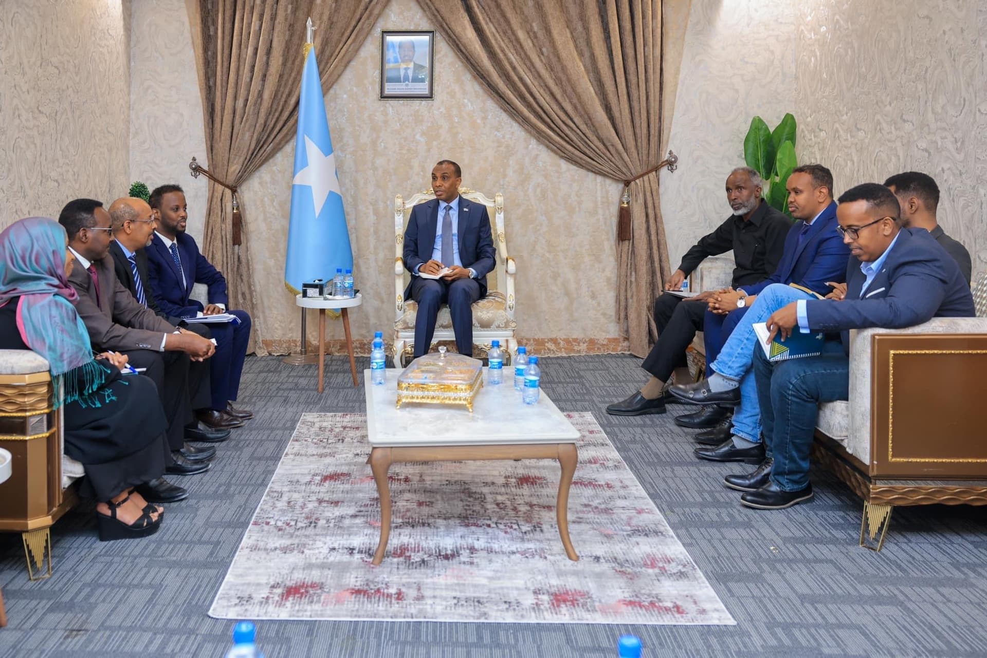 Ra’iisul Wasaare Xamsa oo faray Golaha Dhaqaalaha Qaranka dardargelinta koboca dhaqaalaha