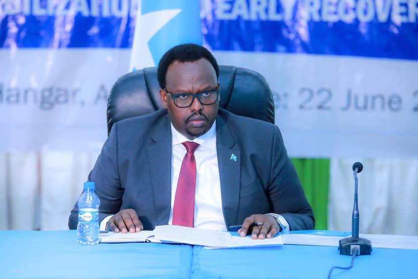 KU-SIMAHA RA’IISUL WASAARAHA OO FURAY KULAN HEEERKIISU SARREEYO OO LOOGA HADLAYOXASILLINTA IYO SOO KABASHADA DEEGAANNADA LA XOREEYEY