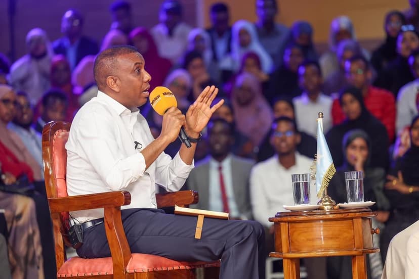 Ra’iisul Wasaare Xamsa oo soo bandhigay Guulaha Xukuumadda DanQaran oo Jirsatay Labo Sano
