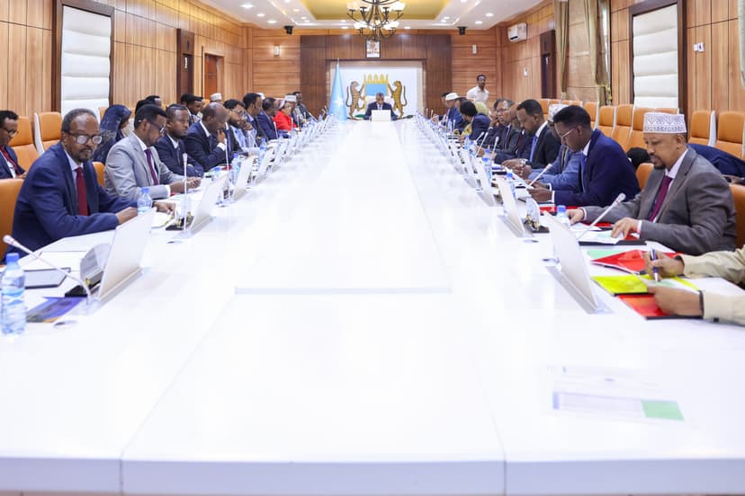 Golaha Wasiirrada oo ansixiyey magacaabista Guddoomiyaha Hey’adda Qaxootiga iyo Barakacayaasha Soomaaliyeed