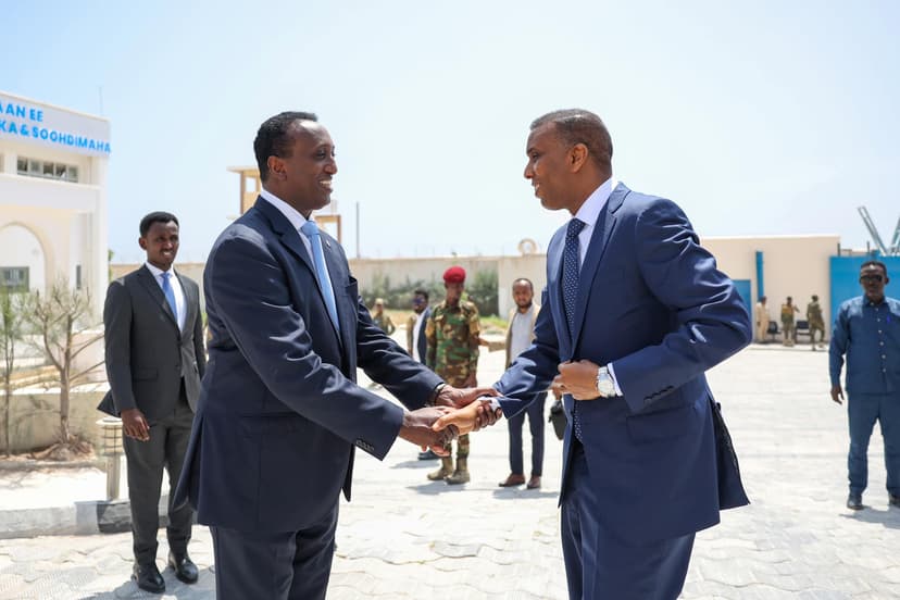 Ra’iisul Wasaare Xamsa oo kormeeray xarunta Guddiga Doorashooyinka iyo Soohdimaha Qaranka