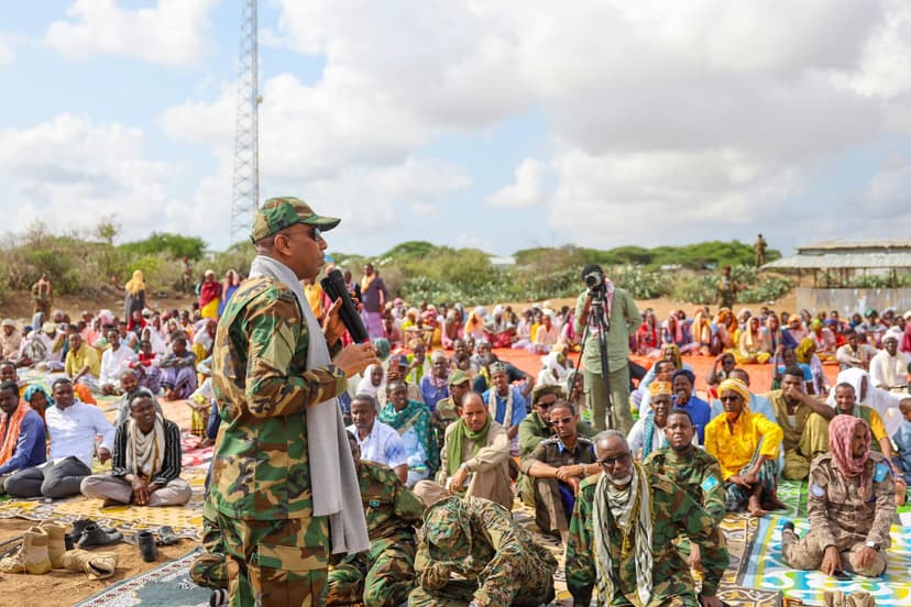 Ra’iisul Wasaare Xamsa oo deegaanka Lambarka 50 kula ciiday geesiyaasha Qaranka iyo dadka deegaanka
