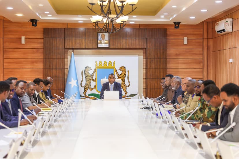 Ra’iisul Wasaare Xamsa oo guddoomiyey kulan looga hadlayey amniga caasimadda