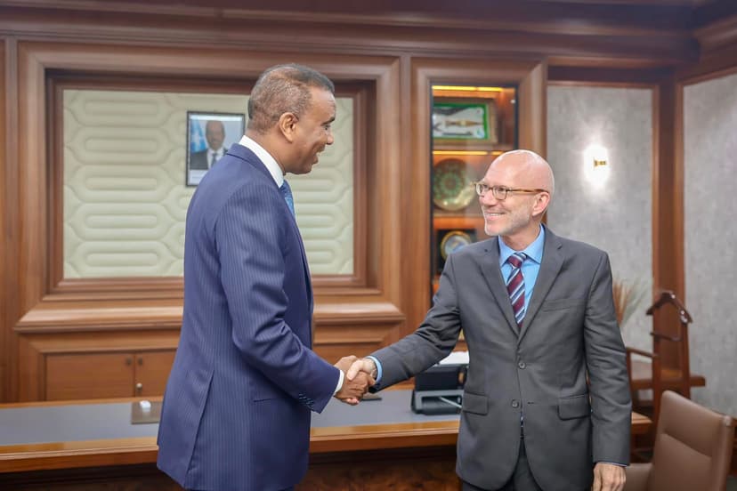 Ra’iisul wasaaraha dalka oo qaabilay ku simaha ergayga Q,M ee Somalia James Swan