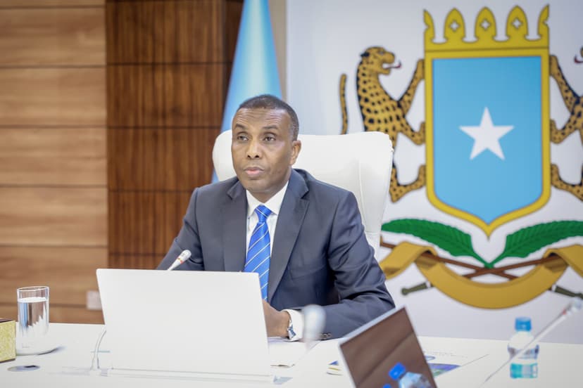 Ra’iisul Wasaare Xamsa: “Hey’adaha waa in ay bixinta adeegyadooda ku xiraan Aqoonsiga Qaranka”