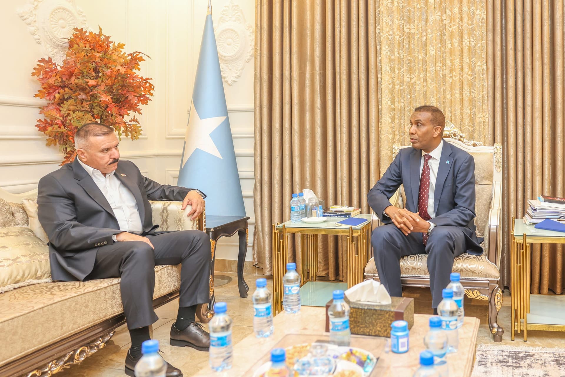 Ra’iisul Wasaare Xamsa oo kulan la qaatay Wasiirka Arrimaha Gudaha ee Ciraaq
