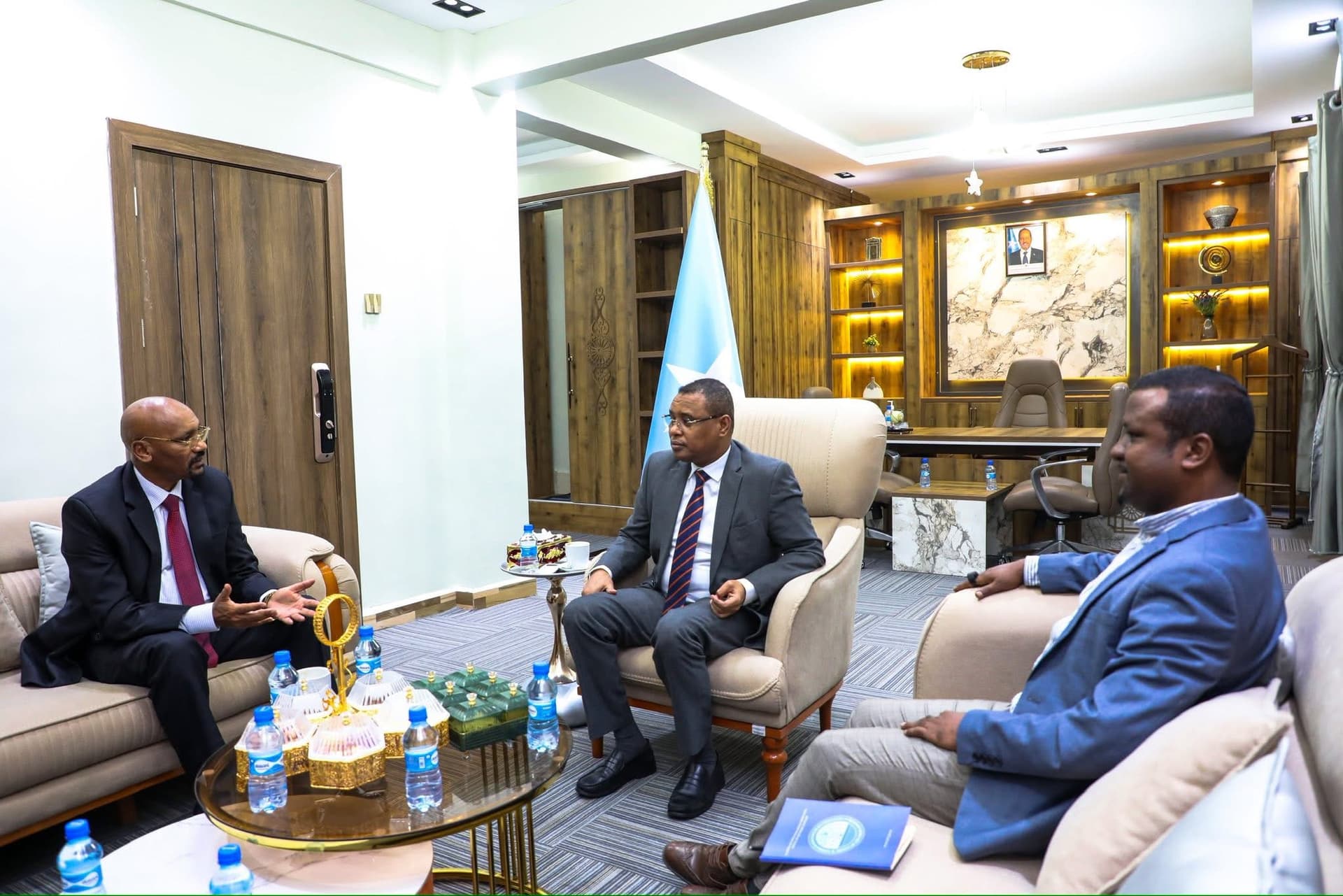 Ra’iisul Wasaare ku xigeenka labaad oo qaabilay Danjiraha Ethiopia