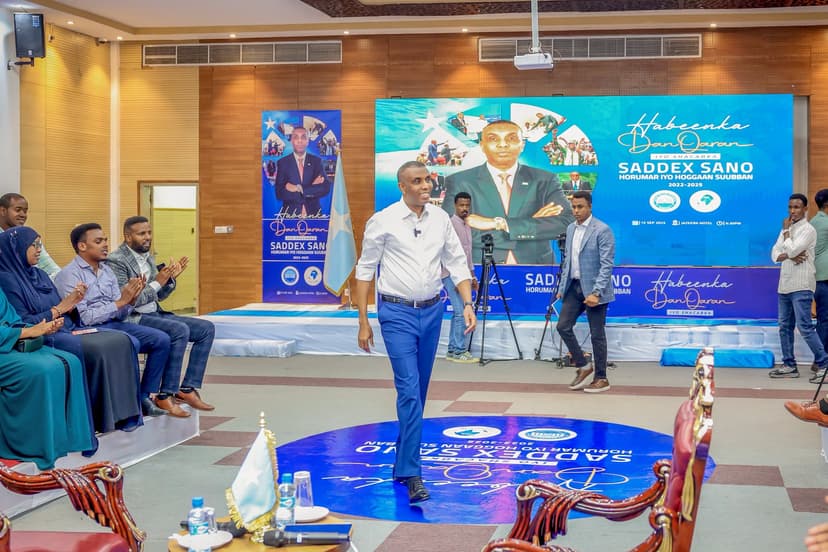 Ra’iisul Wasaare Xamsa oo bulshada uga jawaabayey su’aallo la xiriirra waxyaabaha u qabsoomay Xukuumadda