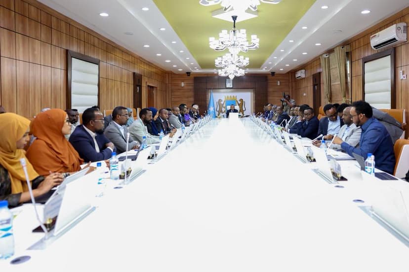 Ra’iisul Wasaare Ku-xigeenka Labaad oo guddoomiyey kulanka u diyaar-garowga is-afgaradyada iskaashiga Somalia iyo Qatar