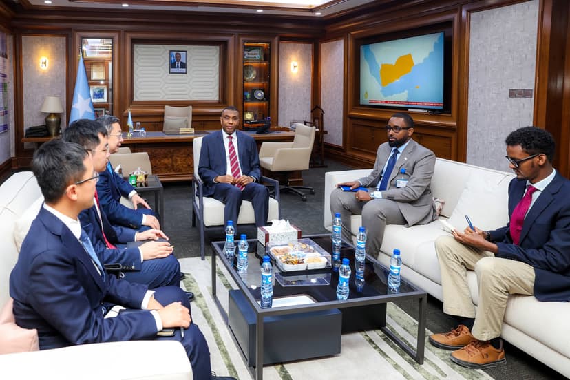 Ra’iisul Wasaare Xamsa oo maanta qaabilay Danjiraha Jamhuuriyadda Dadka Shiinaha u qaabilsan Soomaaliya, Mudane Wang Yu.