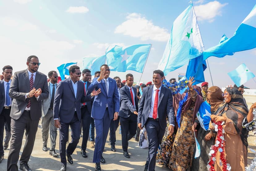 Prime Minister Hamza Warmly Welcomed in Dhusamareb
