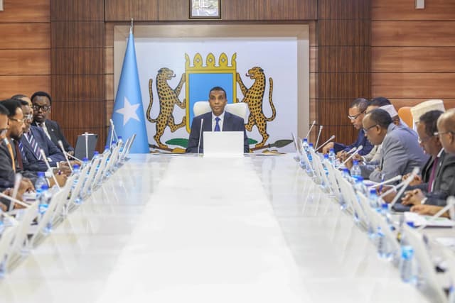 Council of Ministers weekly meeting discusses national issues