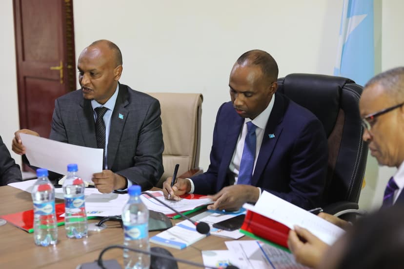 Kulanka Guddiga Amniga Oo Looga Hadlay Qodobbo Ay Ka Mid Yihiin Wareejinta Ciidamada Nabad Sugidda