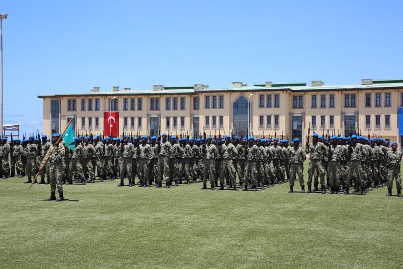 Ra’iisul Wasaare Khayre Oo Tababar U Soo Xiray Ciidamo Ay Tababartay Dawladda Turkiga