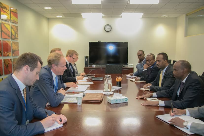 Ra’iisul Wasaare Khayre Oo La Kulmay Xog-hayaha Joogtada Ah Ee Waaxda Horumarinta Caalamiga Ah Ee Ingiriiska