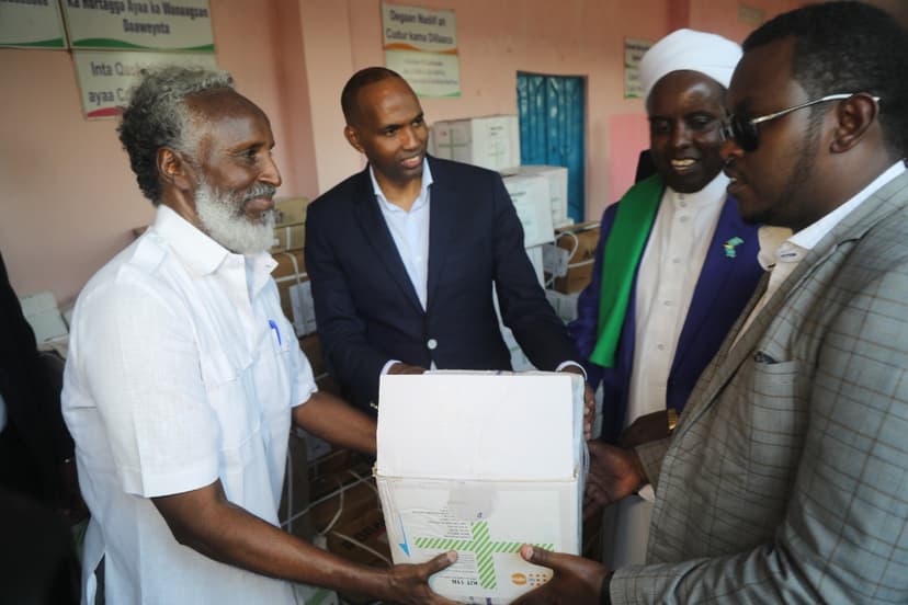 Ra’iisul Wasaare Khayre Oo Dawo Gaarsiiyay Isbitaalka Guud Ee Magaalada Dhuusamareeb