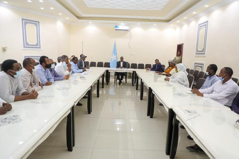 Ra’iisul Wasaare Rooble ayaa ku baaqay Shir deg-deg ah oo looga arinsanayo ammaanka Caasimadda