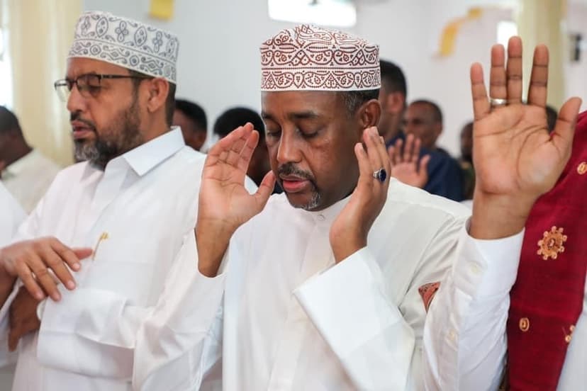 Ra’iisul Wasaare Rooble oo Shacabka Soomaaliyeed ugu baaqay in la is caawiyo