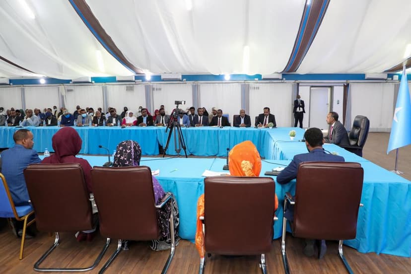 Ra’iisul Wasaare Rooble oo Tababar u Furay Guddiyada Doorashooyinka iyo Khilaafaadka