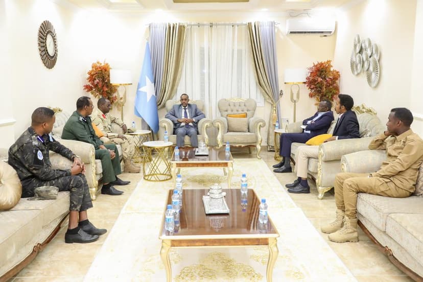Ra’iisul Wasaare Rooble oo la kulmay Agaasimaha cusub ee NISA, Hoggaanka maxkamadda ciidammada, taliyeyaasha amniga Gobolka