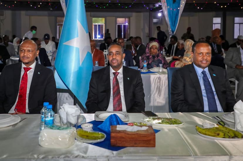 Ra’iisul Wasaaraha oo kulan casho ah ku maamuusay Ergada Soomaaliya ku matalayay Kiiska Badda