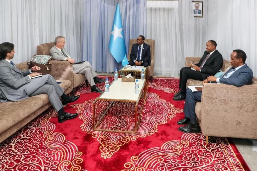 Ra’iisul Wasaare Rooble oo la kulmay Danjiraha cusub ee Dowladda Mareykanka u fadhiya Soomaaliya