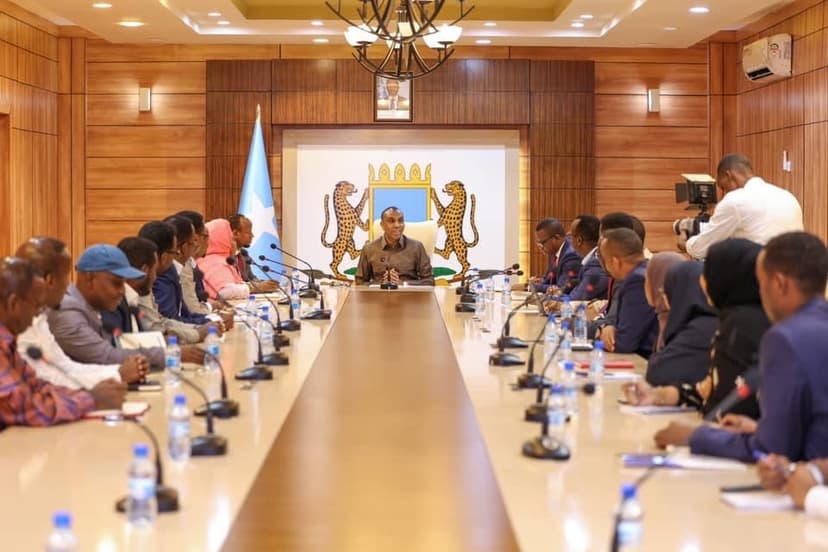 Ra’iisul Wasaare Xamsa ayaa bilaabay kulamo muhiim ah oo uu kula xisaabtamayo Wasaaradaha dalka