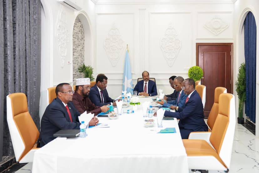 Ra’iisul Wasaare Xamsa ayaa ka qayb galay shirka golaha wadatashiga Qaran ee dhuusamareeb